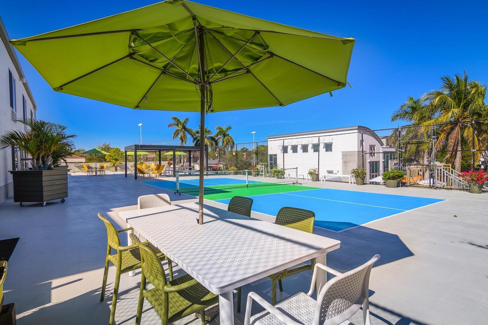 Naples Park Central Hotel Luaran gambar